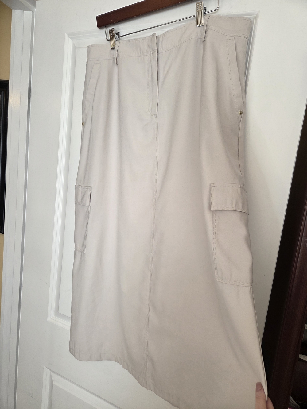Liz Claiborne Women's Long Cargo Skirt Beige No Spilt Sz 16 Preloved